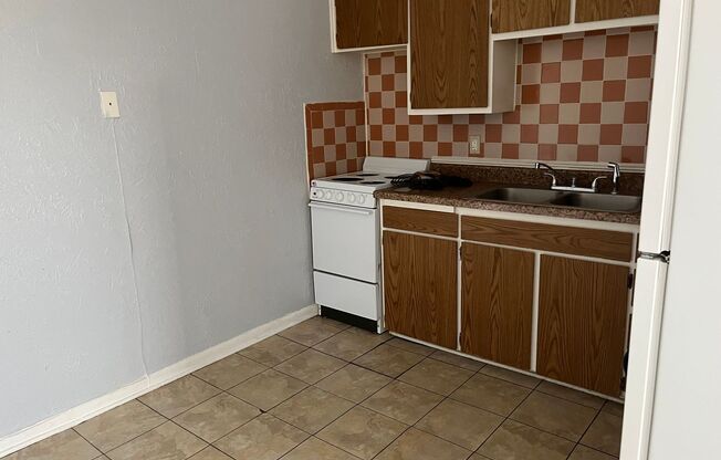 2 beds, 1 bath, 686 sqft, $900, Unit PV-20