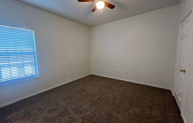 Townhome *LEASING SPECIAL AVAILABLE*