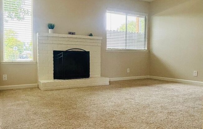 2 beds, 1 bath, $1,595