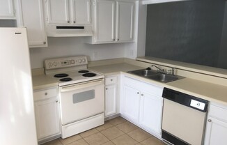 2 beds, 1 bath, $1,595