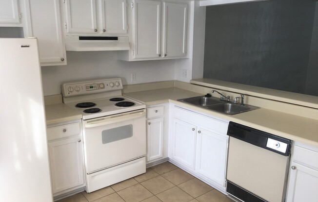 2 beds, 1 bath, $1,595