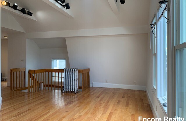 6 Bowdoin Park