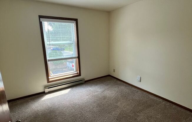2 beds, 2 baths, 950 sqft, $1,825, Unit 7701CA