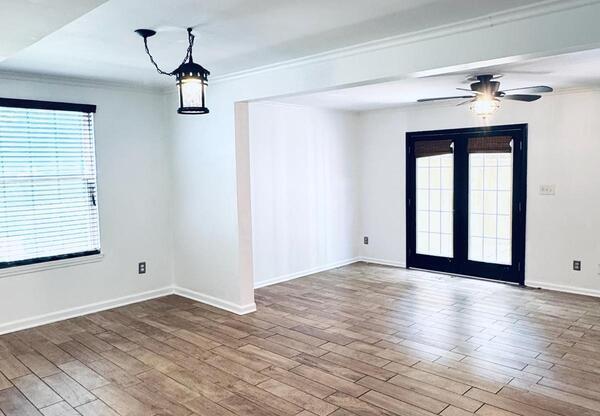 110 W CHALFONT WAY