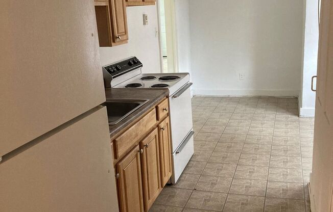 1 bed, 1 bath, 700 sqft, $1,249, Unit 38-5