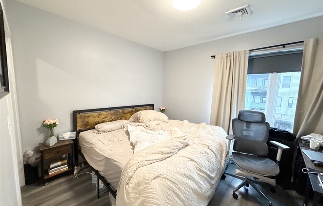 2 beds, 2 baths, 475 sqft, $4,200, Unit 301