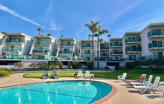 Oxnard | Peninsula | 1 Bed+ 1 Bath | Water Views | 3101 Pen #219