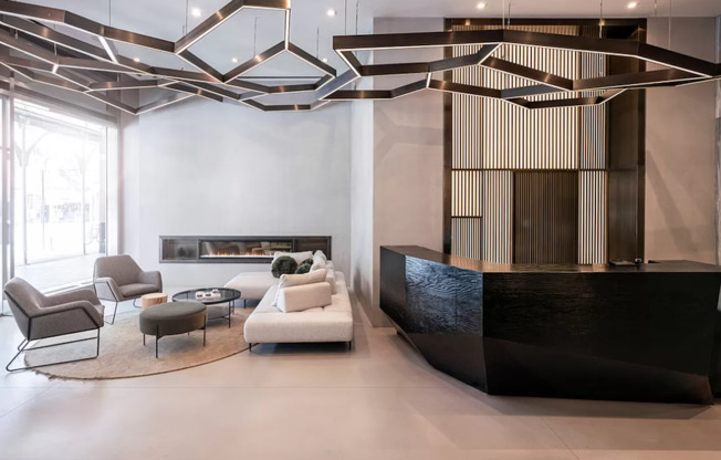 299 W 47 ST