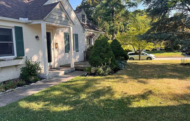 Stunning 4-Bedroom Single Family Home in Hatboro! Available mid-April!