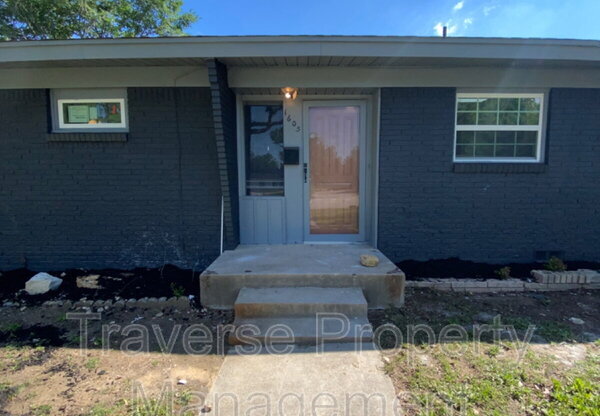 1605 WEILER BLVD