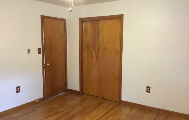 3 beds, 1 bath, $1,695