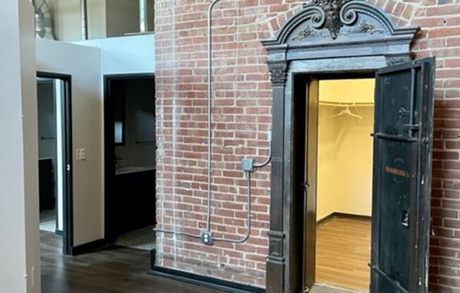 1 bed, 1 bath, 1,092 sqft, $1,650, Unit 108