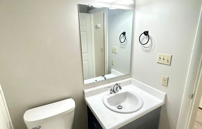 1 bed, 1 bath, 815 sqft, $900, Unit 1018