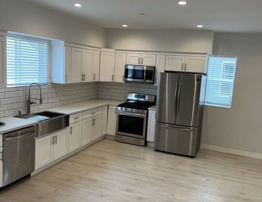 3 beds, 3.8 baths, 1,649 sqft, $4,300, Unit 1/2