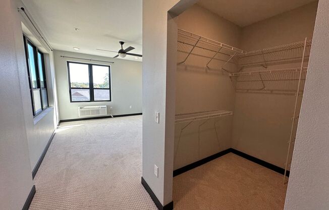2 beds, 2 baths, 1,000 sqft, $1,850, Unit 302