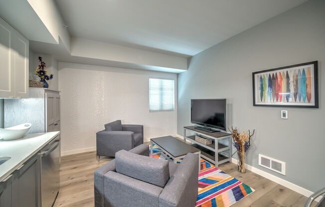 Studio, 1 bath, $2,395, Unit 701 - Private Bedroom