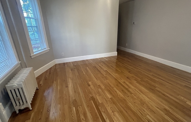 3 beds, 1 bath, 1,100 sqft, $2,700, Unit 1