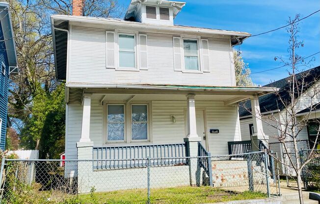 Charming 3bdrm/1.5bth Home Conveniently Located in Richmond's Southside!!
