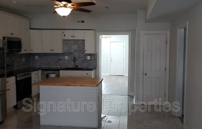 1216 N 30 ST