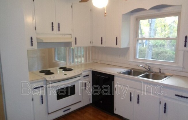 309 WHITE OAK DR