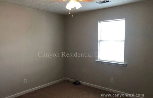 Beautiful 3b Room!Move in ready!