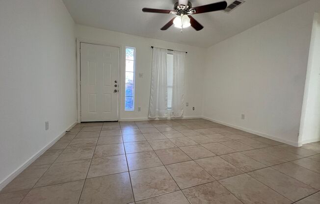 3-Bedroom, 2-Bathroom Duplex in A Convenient Location!