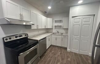 2 beds, 1.5 baths, 1,300 sqft, $1,300, Unit 642 Northern Rd