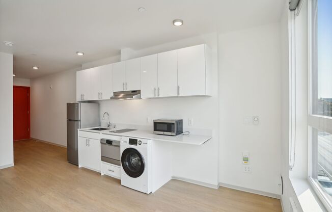 Studio, 1 bath, 288 sqft, $1,640, Unit Unit 103