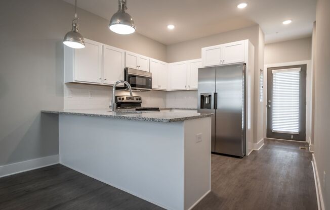 3 beds, 3.5 baths, 1,440 sqft, $800, Unit Unit 306