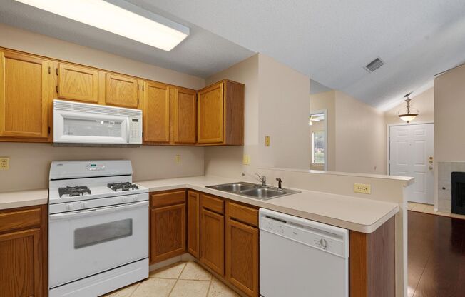 Perfect 3-Bedroom Condo in North Austin for Lease