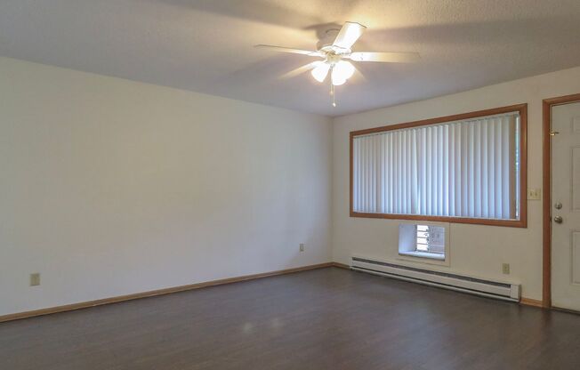 Laurel Lane Apts