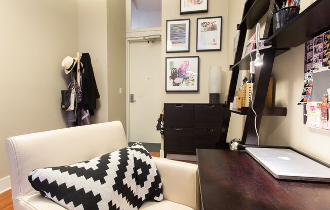 1 bed, 1 bath, 800 sqft, $1,500, Unit 307