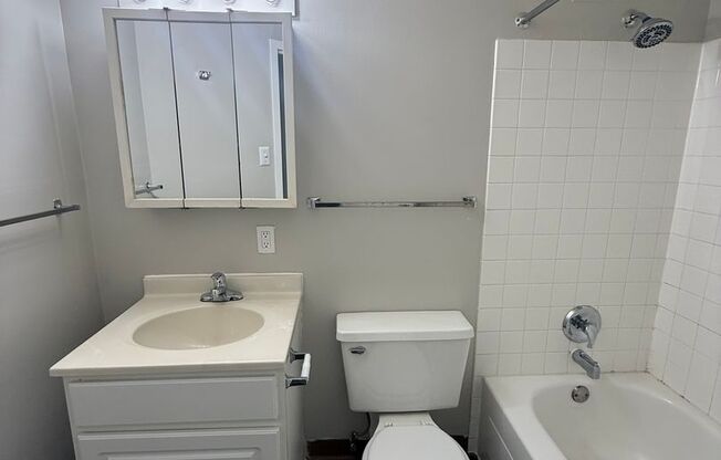 2 beds, 1 bath, 710 sqft, $1,450, Unit # 910
