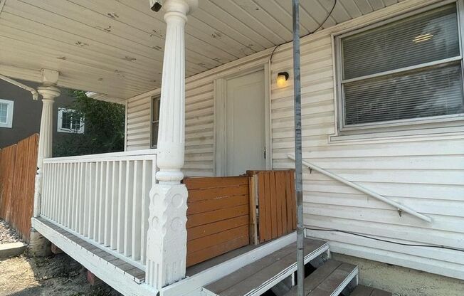 2 beds, 1 bath, $1,399