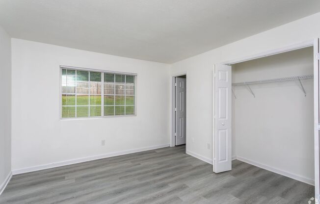 3 beds, 2 baths, 1,250 sqft, $1,725, Unit 3