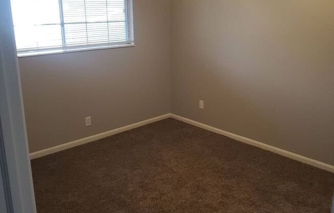 1 bed, 1 bath, 555 sqft, $725