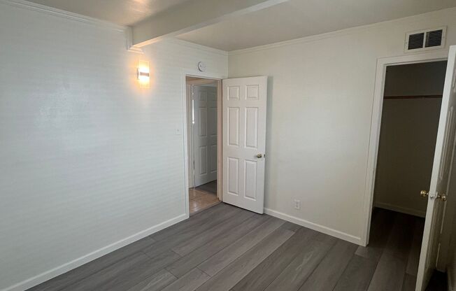 2 beds, 1 bath, $2,500