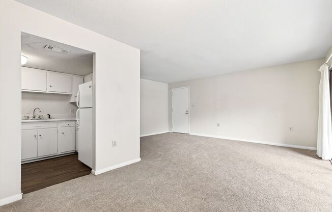 2 beds, 1.5 baths, $1,100, Unit Unit C-305