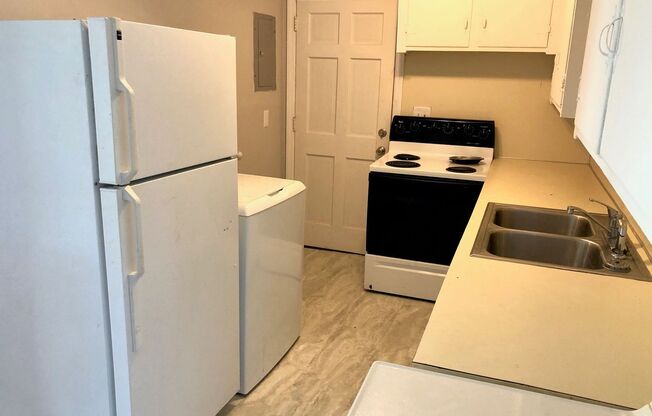 2 beds, 1 bath, $1,895, Unit # Unit-B