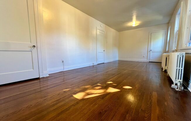 2 beds, 1 bath, $1,545, Unit 5606