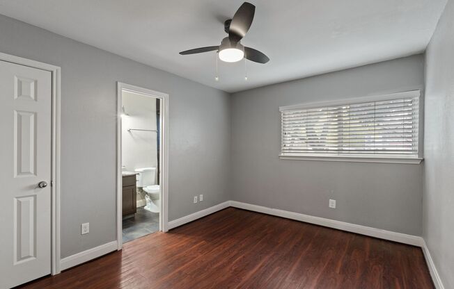 2 beds, 1 bath, 680 sqft, $999, Unit 4719-117