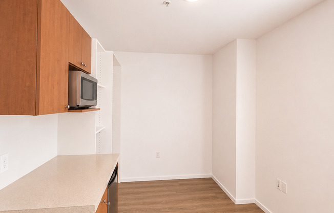 Studio, 1 bath, 176 sqft, $1,295, Unit 3219