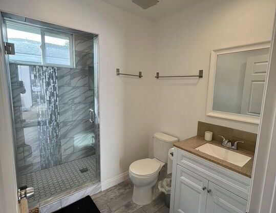 Studio, 1 bath, 500 sqft, $1,900, Unit B