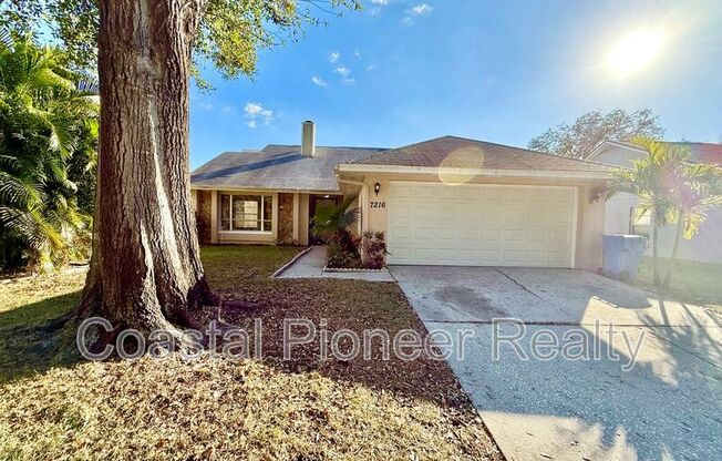 7216 HOLLOWELL DR