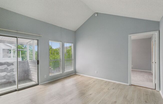 2 beds, 1.5 baths, 850 sqft, $1,490