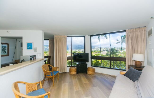 Liliuokalani Gardens 1b1b1pkg King Tower,