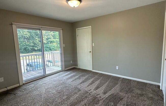 2 beds, 1 bath, $925, Unit 8A