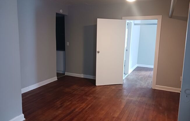 1 bed, 1 bath, $995, Unit 127-129 East 46th St - 13