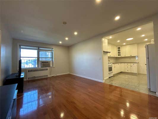 1 bed, 1 bath, $2,300, Unit C61