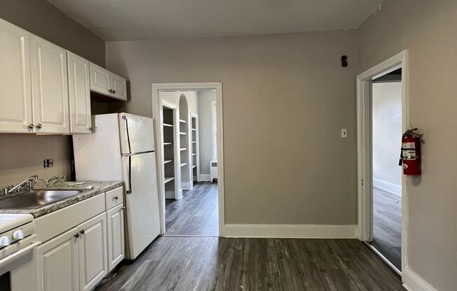 2 beds, 1 bath, 950 sqft, $1,650, Unit 3